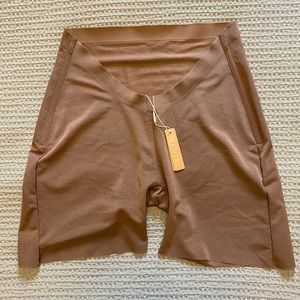 NWT Skims Sheer Sculpt Low Back Shorts
